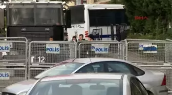 Validebağ'da Eylemci Çadırı Yerine Belediye Çadırı