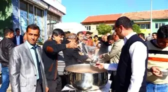 Yunak'ta 2 Bin Kişiye Aşure Dağıtıldı