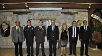 Kuşadası'nda Atatürk Resimleri Sergisi Açıldı