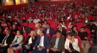 Sanatçı Bengü, Mersin'de Konser Verdi