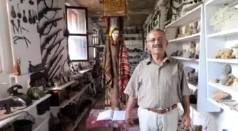 Antalya'da Evini Müzeye Çevirdi