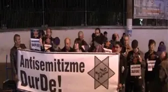 Durde Platformu' Üyeleri Neve Şalom'un Kapısına Tehdit Mesajı Asılmasını Protesto Etti