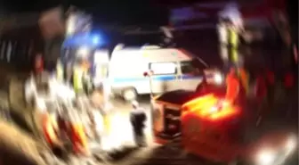 Viranşehir'da Kamyon ile Minibüs Çarpıştı: 8 Yaralı
