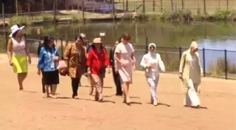 Sare Davutoğlu ve Zeynep Babacan, Koala Parkını Gezdi