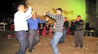 Belediye Başkanı Çalışkan, Köy Düğününde Döktürdü