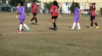 Antalya Serenay'ın Yan Hakeme Gol Tepkisi