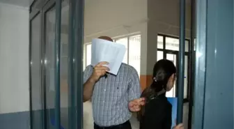 Başörtüsü Avcısı Profesör Cezaevine Giriyor
