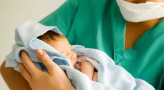 Denizli'de Normal Doğum Yapan Anneye Çeyrek Altın