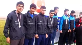 Kayapınar Atletizmde Madalyalarla Döndü