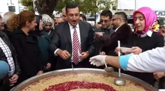 AK Parti Kadın Kolları'ndan Geleneksel Aşure Programı