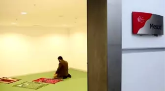 Biz, AKP'lilerden Daha Dindarız