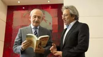 Can Dündar, Kılıçdaroğlu'na Kitap İmzaladı