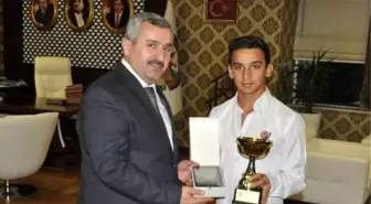 Türkiye Yelken Şampiyonu, Başkan Baran'ı Ziyaret Etti