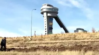 Göçen Kayakla Atlama Kulelerinin Arkasına 9 Bin Fidan Dikildi