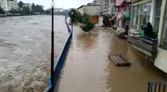 Samsun'da Sağanak Yağış Etkili Oldu