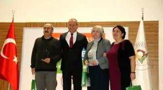 Sempozyuma Katkıda Bulunanlara Plaket