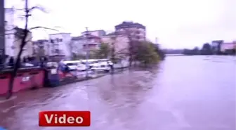 Terme Çayı Taştı, Yollar Göle Döndü