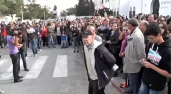 El-Baci Kaid Es-Sibsi Destekçileri, Merzuki'yi Protesto Etti