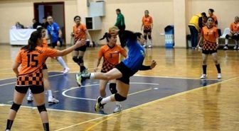 Hentbol Bayanlar 1. Ligde Osmangazi Fırtınası