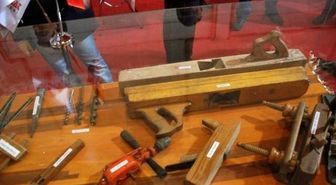Mobilya Fuarında Eski El Aletlerini Sergiledi