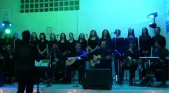 Erciş'te Müzik Öğretmenleri İzleyicileri Mest Etti