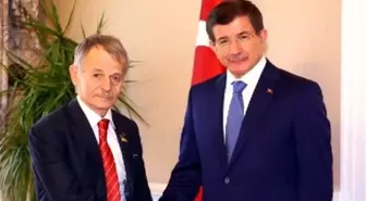 Davutoğlu, Kırım Tatarları Lideri Kırımoğlu'nu Kabul Etti