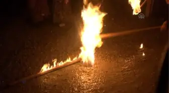 Kadına Şiddeti Protesto Ederken Yanacaklardı