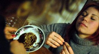 Kahve Falı Bakan Kişiye, 89 Yıllık Tekke Kanunundan Dava Açıldı