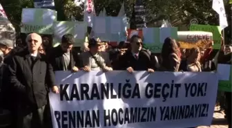 Pekünlü Hakkındaki Hapis Kararını Protesto Ettiler