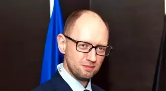 Ukrayna'da Yatsenyuk Yeniden Başbakan Oldu