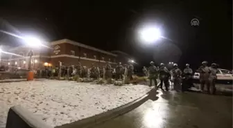 Ferguson'da Polis Merkezi Önünde Protesto