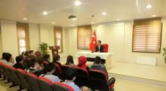 Kaymakamlıktan Öğrencilere Meslek Seçim Konusunda Yardım