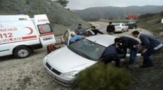 Tır'ın Çarptığı Otomobilin Sürücüsü Yaralandı