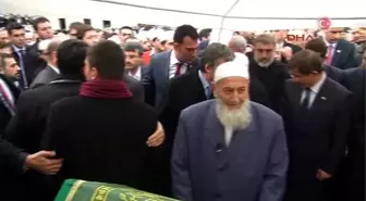 Başbakan Davutoğlu Fahreddin Tivnikli'nin Cenazesine Katıldı