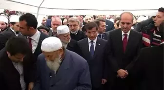 Başbakan Davutoğlu Fahreddin Tivnikli'nin Cenazesine Katıldı