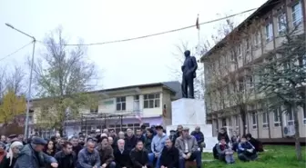 Tunceli'de Vatandaşlar Müftüyü Protesto Etti