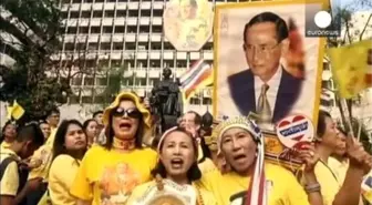 Tayland'da Kral Bhumibol'un Doğumgünü Kendisinden Yoksun Kutlanıyor