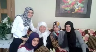 Gençlerden Anne Toptan'a Ziyaret