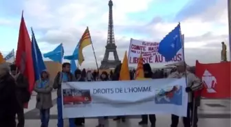 Paris'te Uygur Türklerinden Çin Protestosu