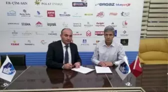 B.b. Erzurumspor Turhan Özyazanlar ile Anlaştı