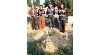 10 Yıl Önce Kaybolan Oğluna Kimsesizler Mezarlığında Kavuştu