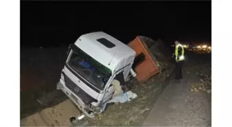 Bilecik'te Pancar Yüklü Tır Devrildi: 1 Ölü