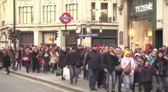 Londra Sokaklarında Noel ve Yılbaşı Heyecanı