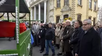 Türkiye'nin İlk Kültür Bakanı Halman, Son Yolculuğuna Uğurlandı