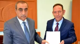 AK Parti Merkez İlçe Başkanı Geyik, Mazbatasını Aldı