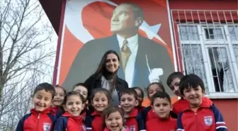 Çalıkuşu Dilek Öğretmen'e Türkiye'den Tebrik Yağdı