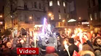 Taksim'den Gemiyle Yürüdüler