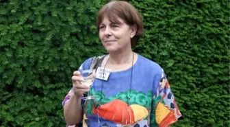 İngiliz Kadın Osmanlıca Öğrenip Bir de Kitap Yazdı