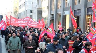 İtalya'da Yeni İş Yasası Protesto Edildi