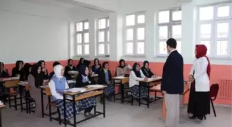 Kaymakam Çiçek'in Okul Ziyareti